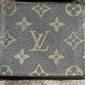 Louis Vuitton Monogram bifold wallet